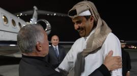 سمو الأمير لدى استقباله ملك الأردن