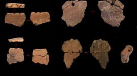 قطع من الفخار تم اكتشافها داخل الموقع