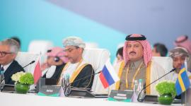 سعادة السيد سلطان بن راشد الخاطر مشاركا بالاجتماع