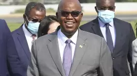 وزير خارجية الغابون مايكل موسى أدامو