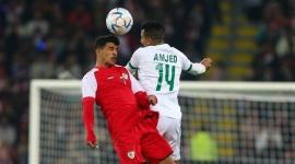 جانب من مباراة العراق وعمان