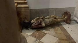 تحطيم التمثال