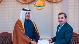 جانب من تسليم أوراق اعتماد السفير القطري