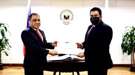 جانب من تسليم أوراق الاعتماد