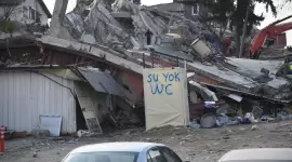 آثار الزلزال المُدمر في تركيا