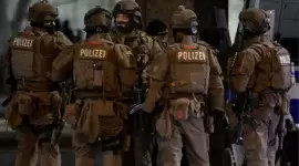 عناصر من شرطة هامبورج في محيط الحادث