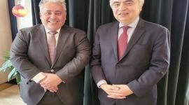 على هامش الاجتماع