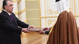 خلال تسليم أوراق الإعتماد