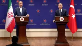 وزير الخارجية التركي مع نظيره الإيراني في المؤتمر الصحفي المشترك