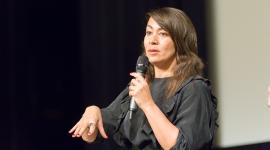 تالا حديد مخرجة فيلم منزل وسط الحقول