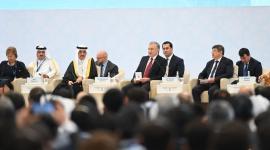 سعادة السيد سلطان بن راشد الخاطر وكيل وزارة التجارة والصناعة خلال المنتدى