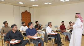 جانب من إحدى محاضرات الدورة التعليمية