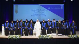 صورة جماعية خلال حفل التخريج