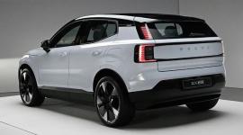 سيارة EX30 الكهربائية