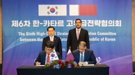 جانب من توقيع الاتفاقيات