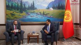 وزير الاقتصاد والتجارة القيرغيزي خلال حديثه لوكالة الأنباء القطرية