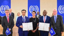 سعادة الدكتور علي بن صميخ المري وزير العمل خلال المؤتمر