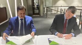 جانب من توقيع مذكرة التفاهم