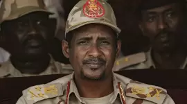 قائد قوات الدعم السريع محمد حمدان دقلو الشهير بـ (حميدتي)