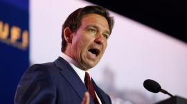 المرشح الجمهوري للرئاسة حاكم فلوريدا رون ديسانتيس