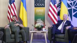 الرئيسان الأمريكي والأوكراني في لقاء على هامش قمة الناتو