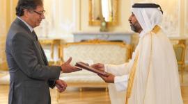 خلال تسليم نسخة من أوراق الاعتماد