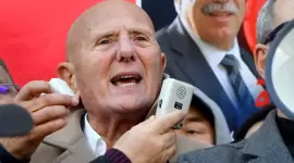 أحمد نجيب الشابي رئيس جبهة الخلاص الوطني المعارضة في تونس