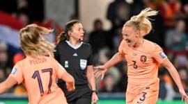 احتفال لاعبات منتخب هولندا