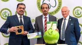 جانب من التتويج بالجائزة