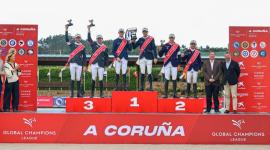 جانب من تتويج الفائزين