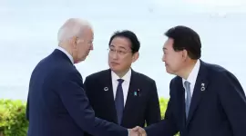 بايدن وسيوك يول