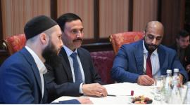 جانب من استقبال السفير القطري