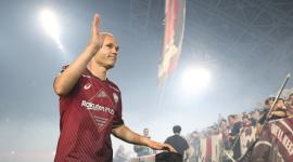 لاعب الوسط أندريس إنييستا بطل العالم وأوروبا مع المنتخب الإسباني