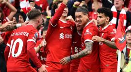 فرحة لاعبي ليفربول