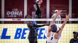 مباراة سابقة لعنابي الطائرة الشاطئية