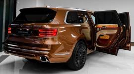 سيارة من طراز أوروس كوميندانت الفاخرة روسية الصنع