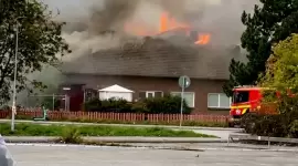 حريق كبير في المسجد بصورة متعمدة