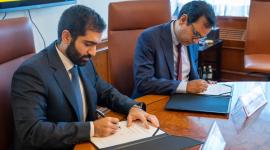 جانب من توقيع الاتفاقية