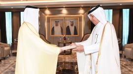 خلال تسليم نسخة من أوراق اعتماد سفير الإمارات