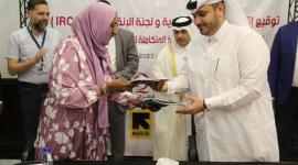 السيد مانع محمد الأنصاري خلال توقيع إحدى الاتفاقيات