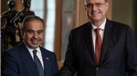 على هامش الاجتماع