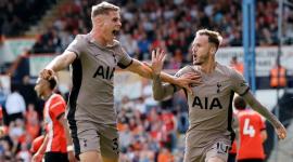 احتفال لاعبو توتنهام