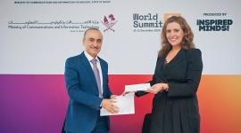 السيدة سارة بورتر والسيد حسن جاسم السيد