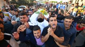 يتواصل تشييع جنازات مئات الضحايا في غزة جراء العدوان الإسرائيلي