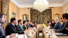 جانب من المشاورات السياسية