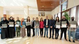 مجموعة من الخريجين الجديد