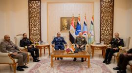 جانب من لقاء رئيس الأركان مع نظيره المصري على هامش المعرض