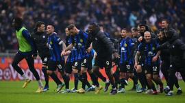 احتفال لاعبو إنتر ميلان