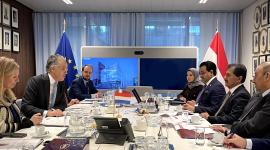 جانب من المشاورات