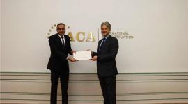 جانب من تسليم الأوراق